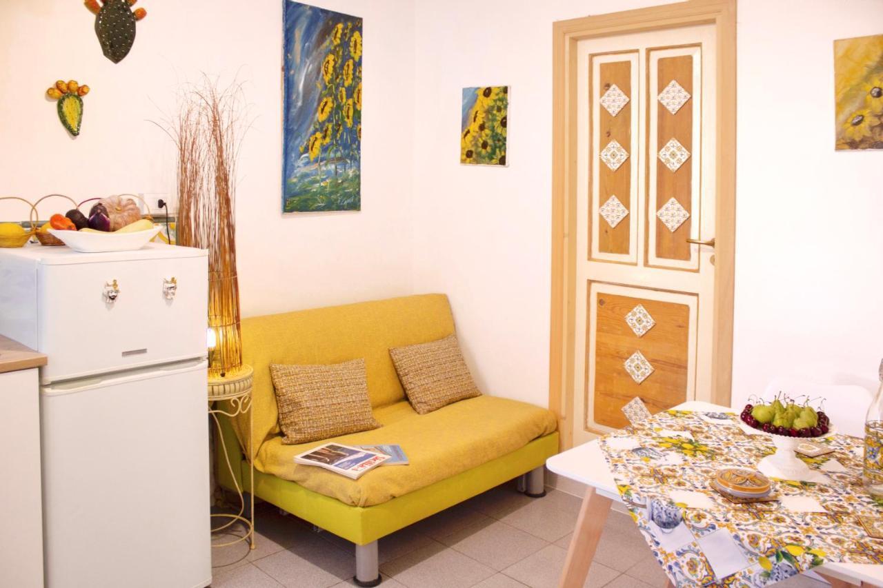 Ferienwohnung Bilocale Holiday Taormina Centro Exterior foto